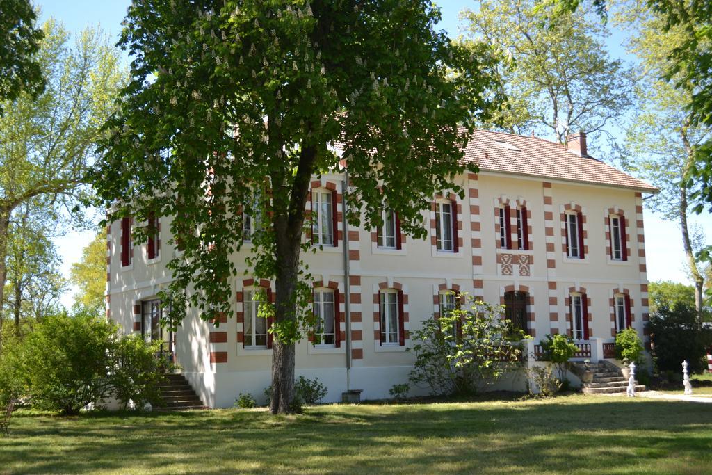 Les Chambres D'Hotes Du Domaine De Lugazaut Vielle-Soubiran Bagian luar foto